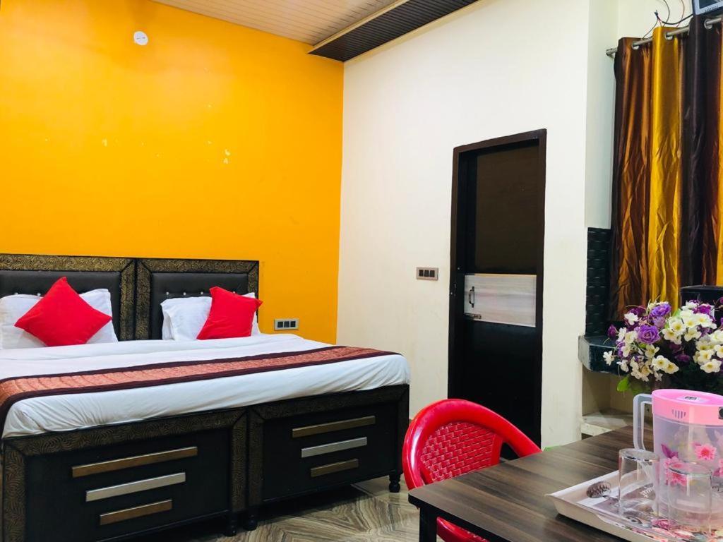 Hotel Tip Top -- Lpu Law Gate -- Family, Students, Couples ฟักวารา ภายนอก รูปภาพ